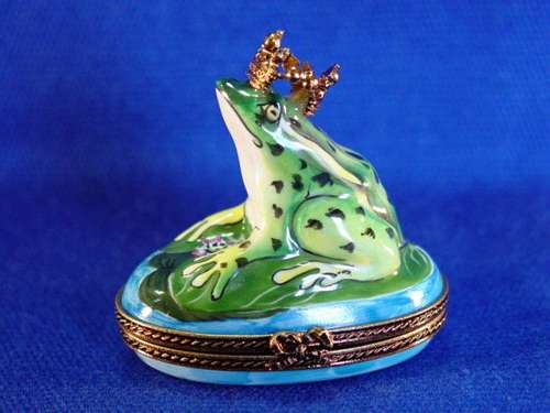 FROG WITH CROWN